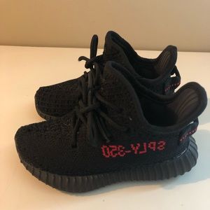 Yeezy Boost 350 V2 infant. Black. Size 6k